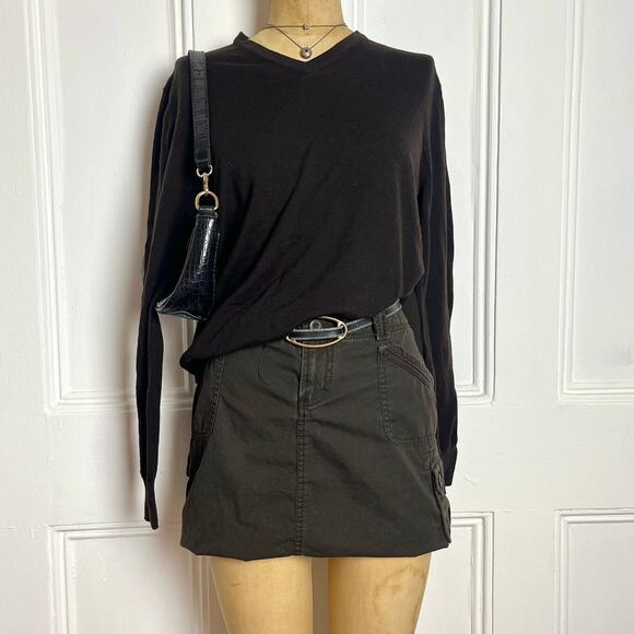 Club Monaco 100% Italian Merino wool brown long sleeve v neck sweater - Picture 2 of 5